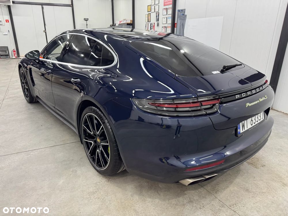 Porsche Panamera Turbo S - 10