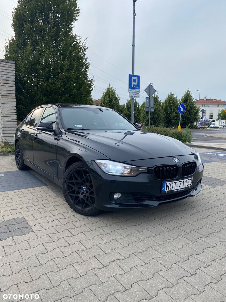 BMW Seria 3 328i - 2