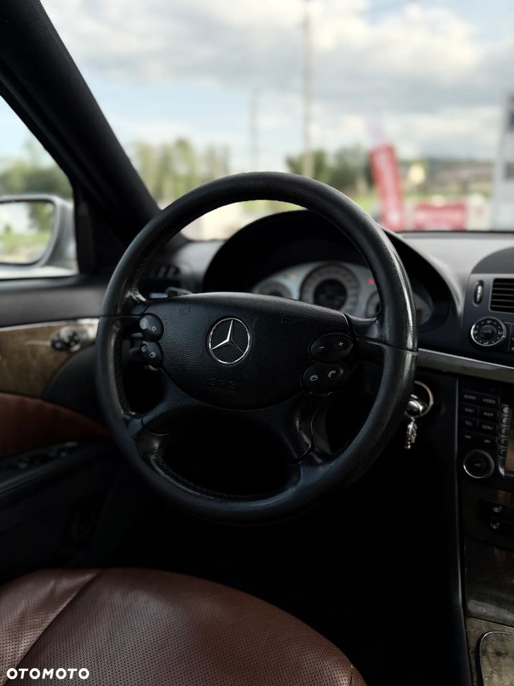 Mercedes-Benz Klasa E 320 CDI 4-Matic Avantgarde - 25