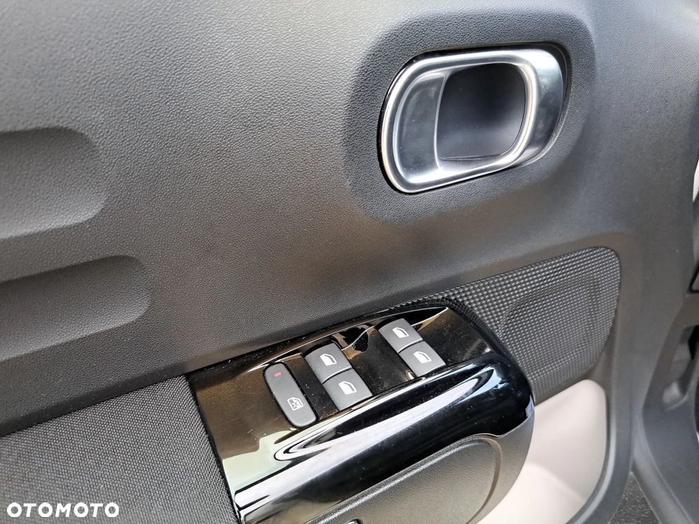 Citroën C3 1.2 PureTech Shine - 19