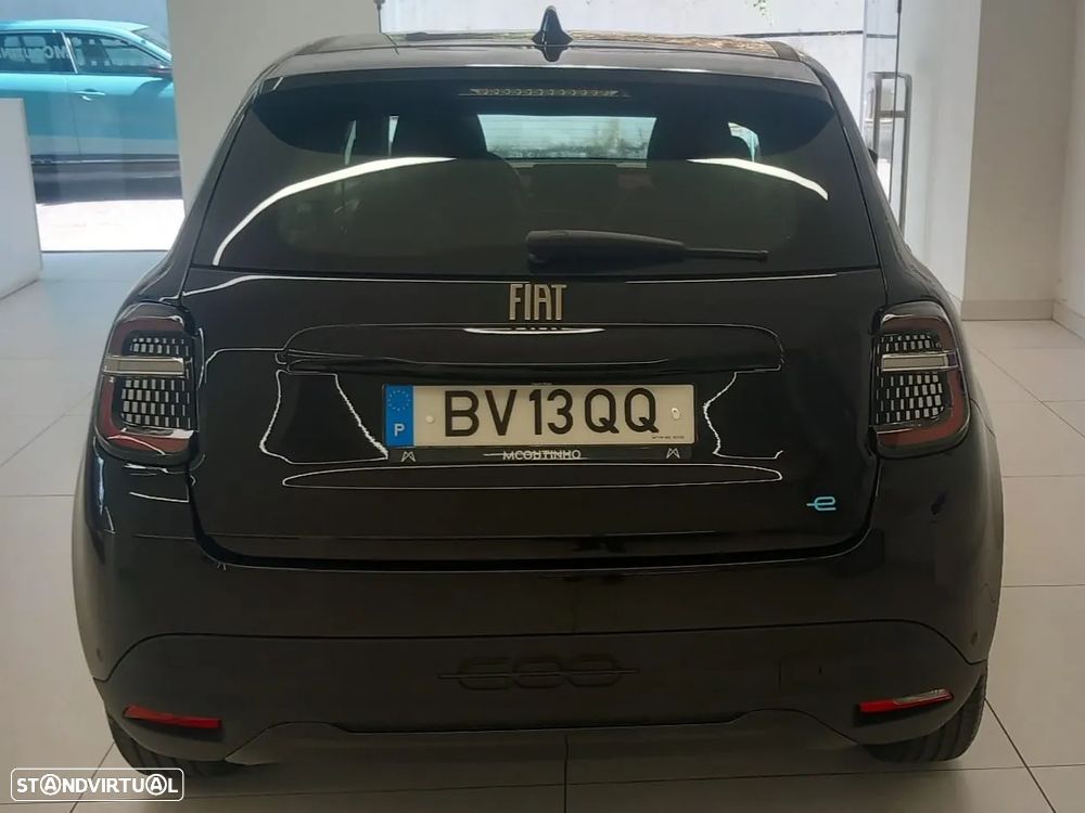 Fiat 600e 54 kWh (RED) - 4