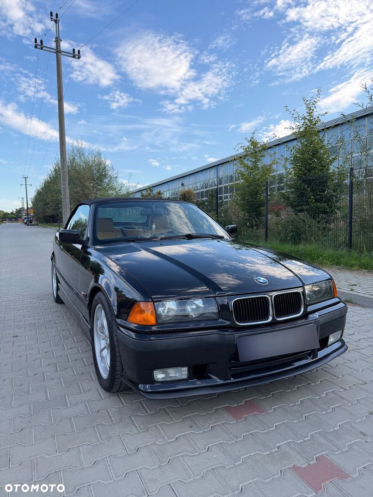 BMW Seria 3 318i - 3