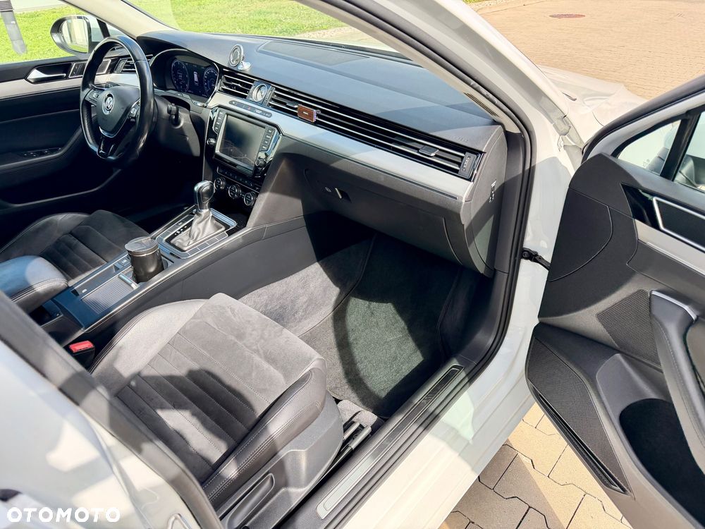 Volkswagen Passat 2.0 TDI SCR Comfortline DSG - 25