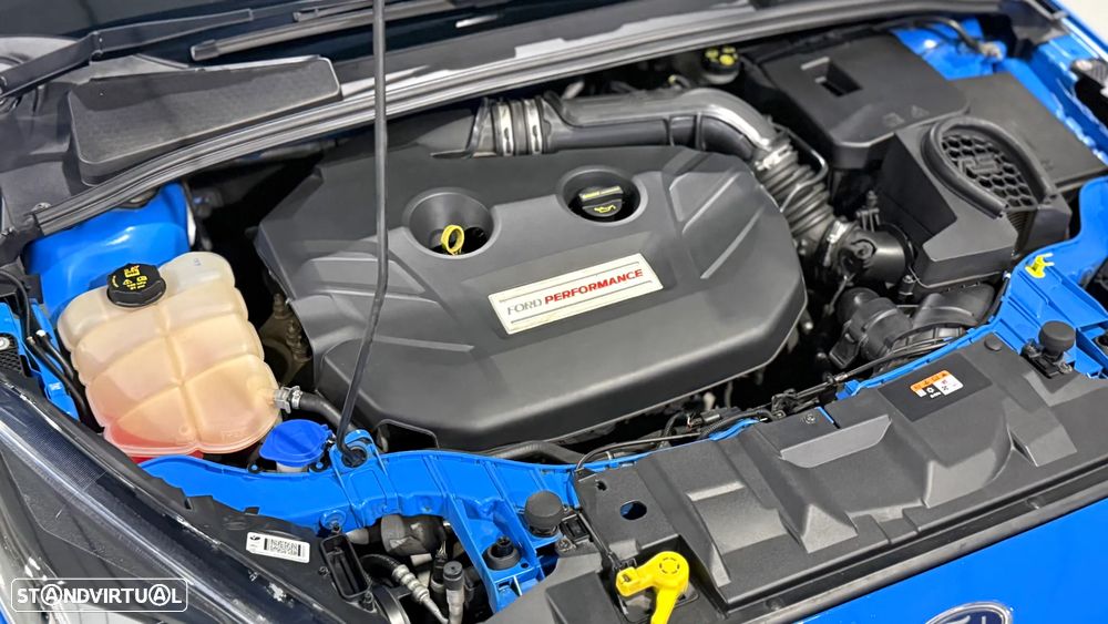 Ford Focus 2.3 EcoBoost RS - 43