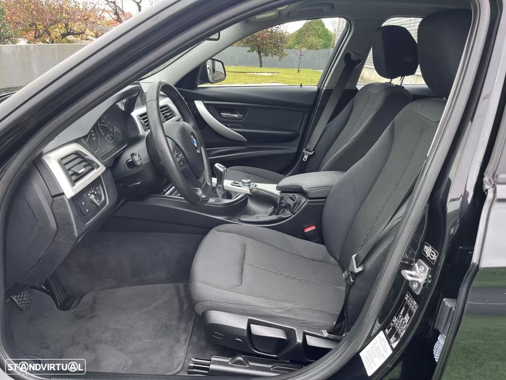 BMW 320 d Touring Sport Line - 32