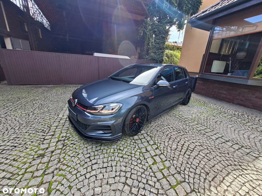Volkswagen Golf - 2