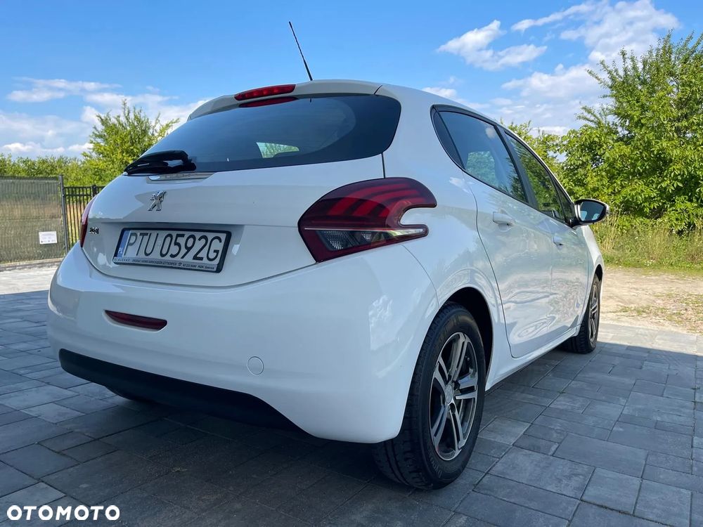 Peugeot 208 - 3