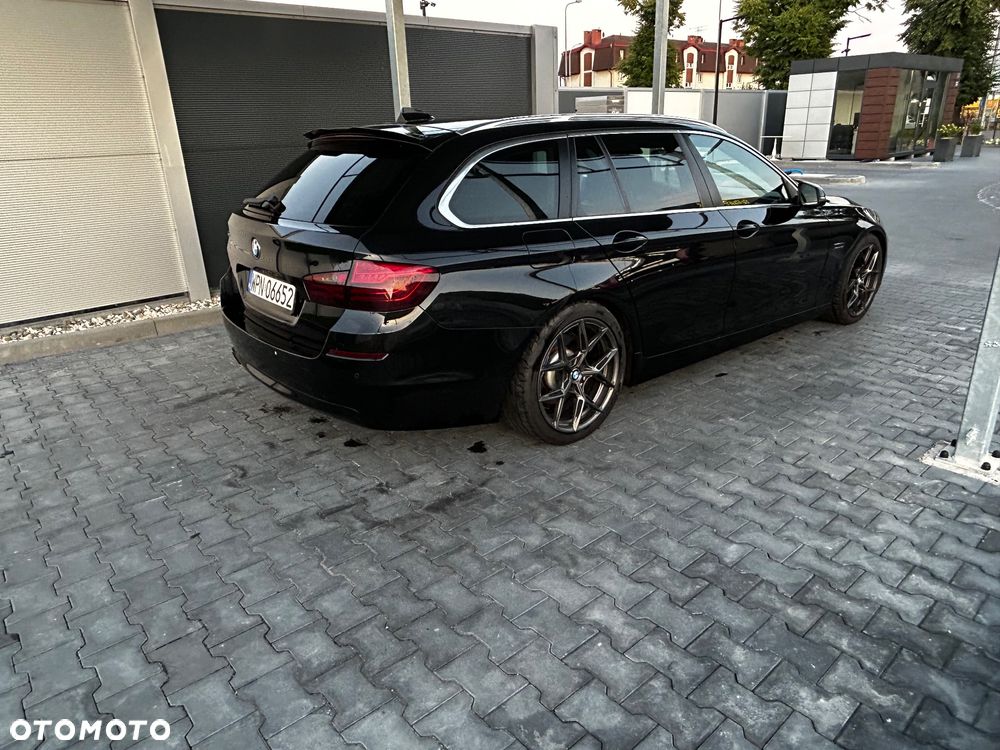 BMW Seria 5 520d xDrive - 15