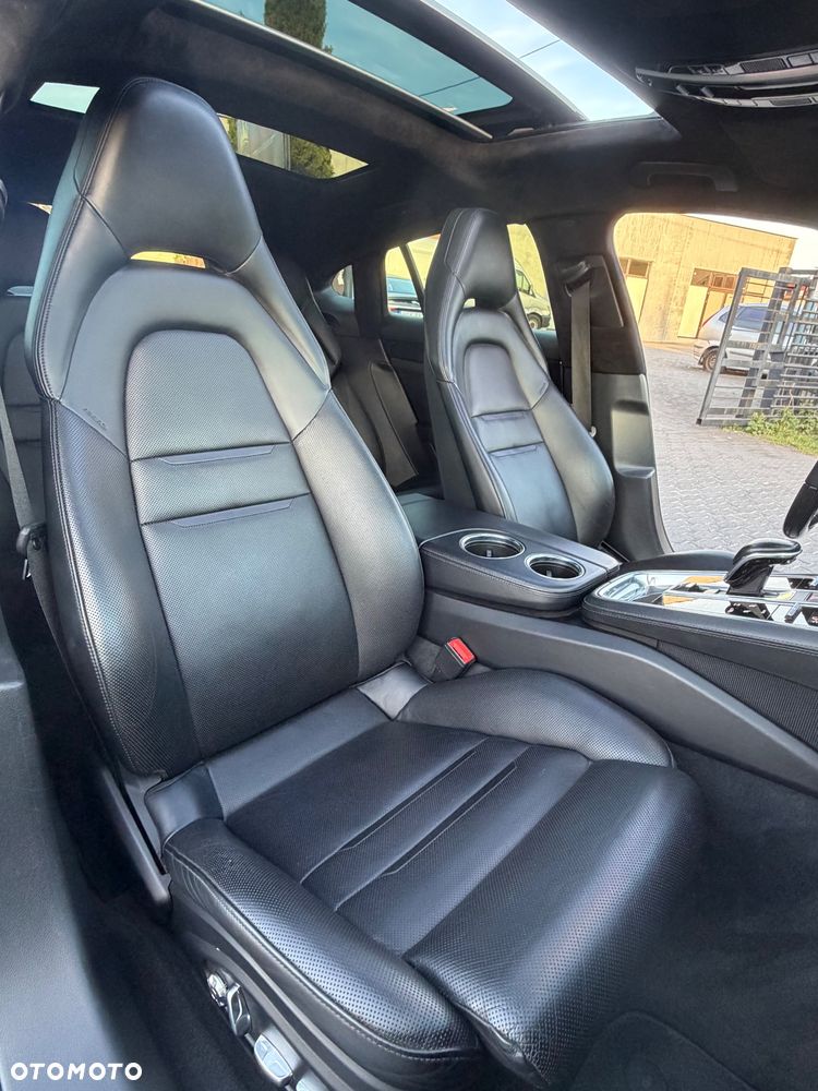 Porsche Panamera 4 E-Hybrid Executive - 16