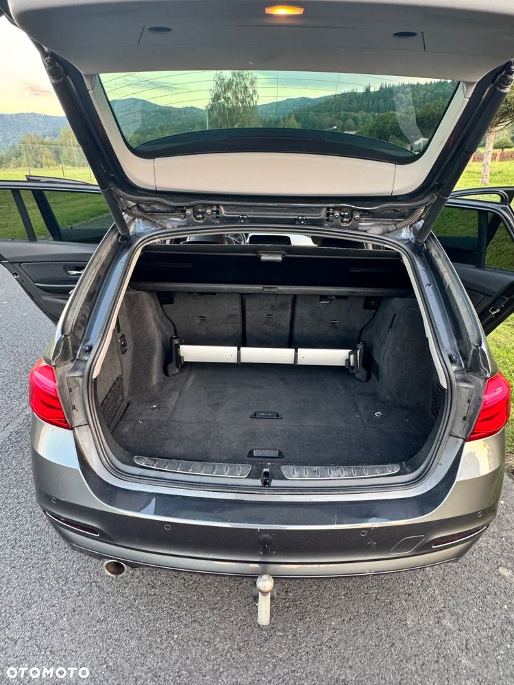 BMW Seria 3 318d Touring Luxury Line - 12