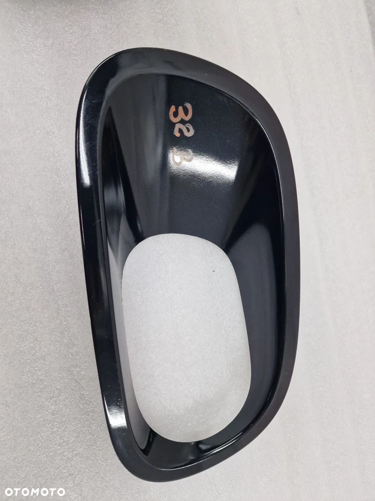 CITROEN C3 3 III 15- LEWA / PRAWA KRATKA BOCZNA ZDERZAKA PRZEDNIEGO PRZÓD , CZARNA W POŁYSKU , KOMPLET , NR 8114593 / 9813344677 / 8114592 / 9813345077 , NR AUKCJI D/32 - 4