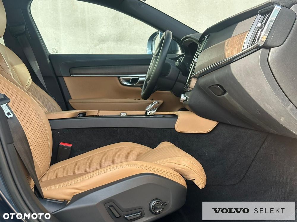 Volvo V90 Cross Country - 27