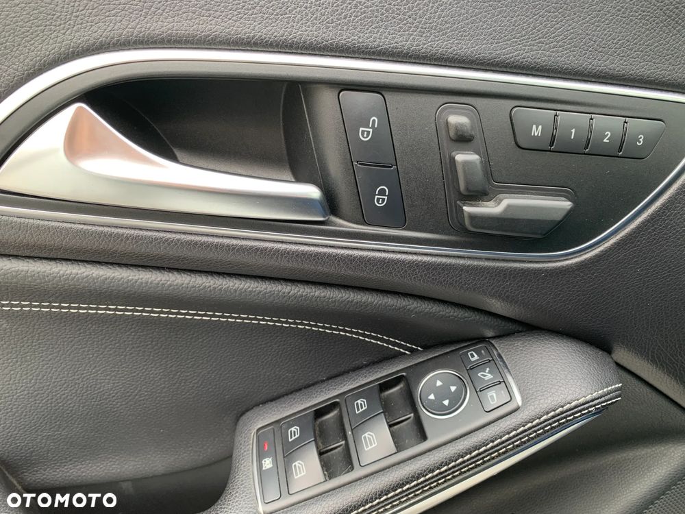 Mercedes-Benz CLA 200 Urban - 25