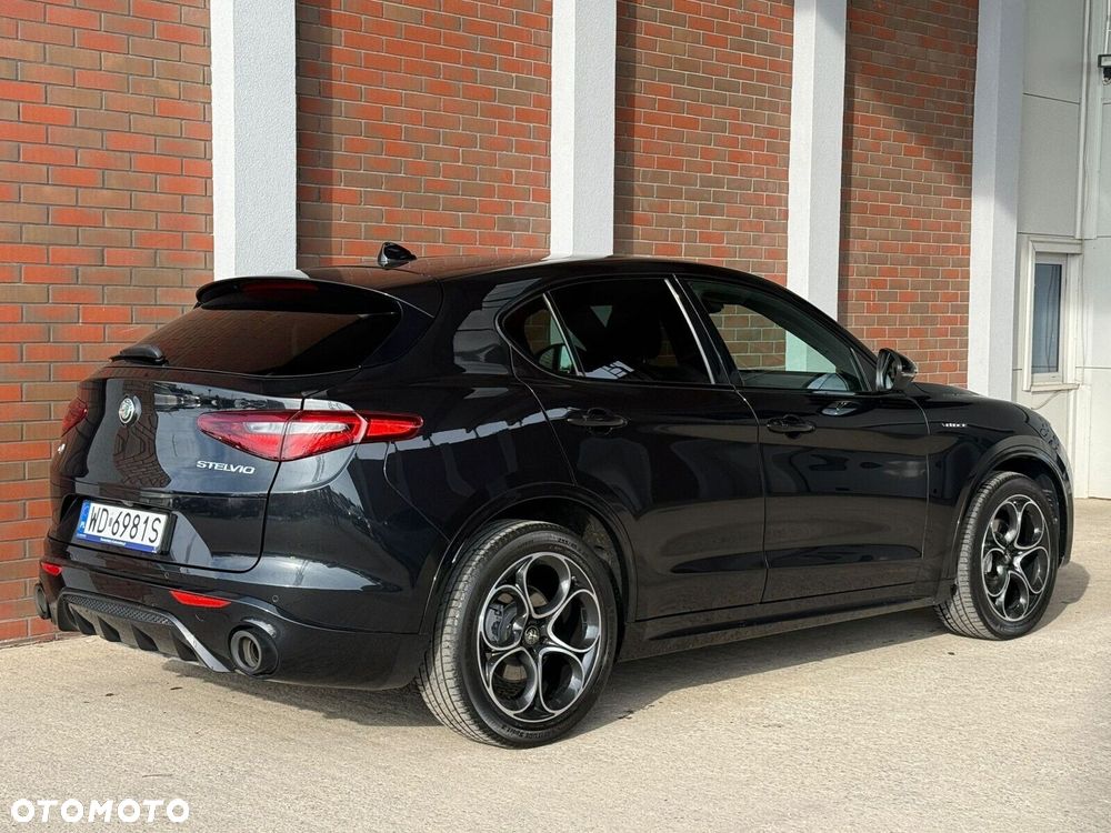 Alfa Romeo Stelvio - 4