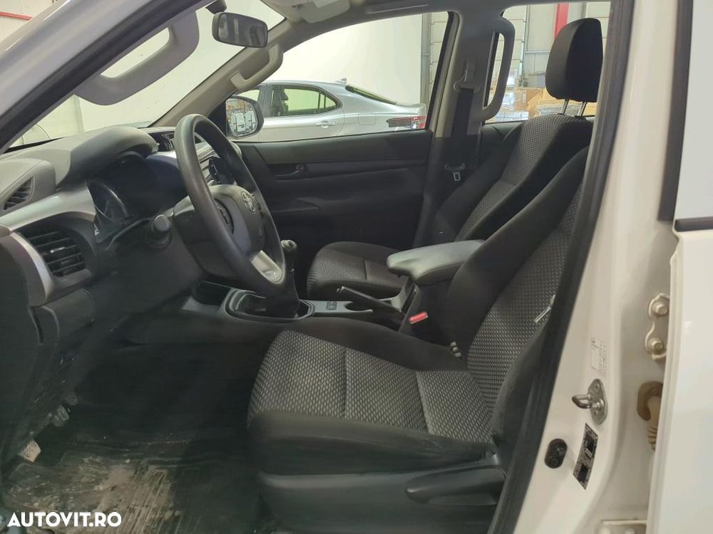 Toyota Hilux - 3