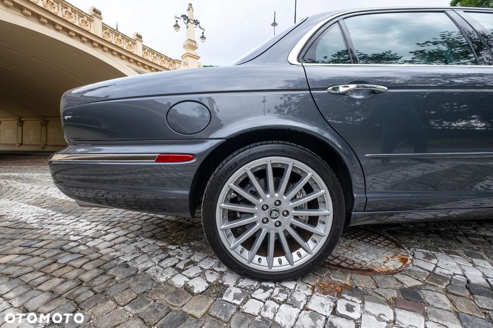 Jaguar XJR 4.2 - 7