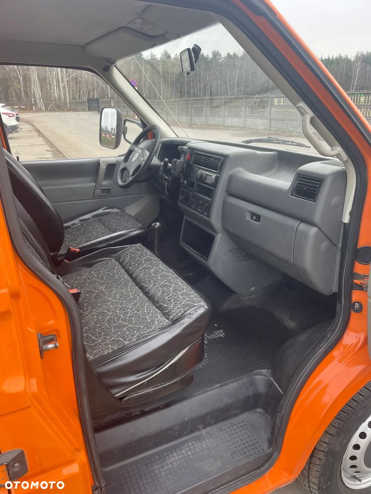 Volkswagen Transporter - 11