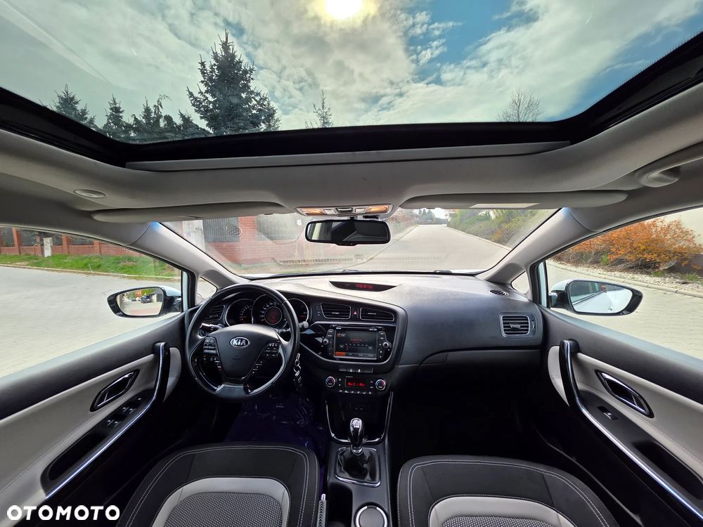 Kia Ceed 1.6 GDI Fifa World Cup Edition - 3