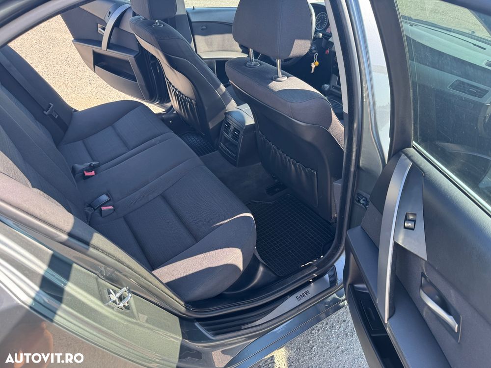 BMW Seria 5 520d Touring - 15