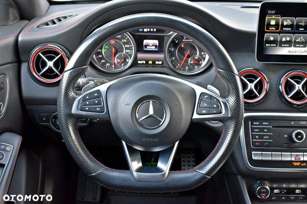 Mercedes-Benz CLA AMG 45 4Matic 7G-DCT - 17