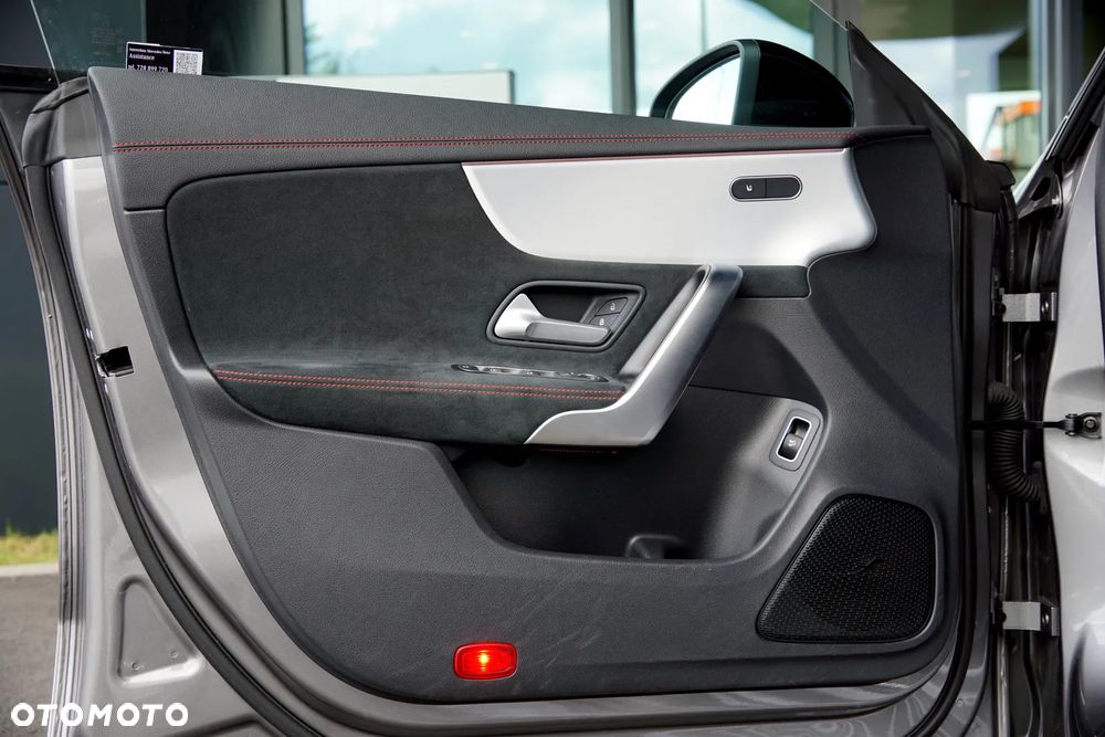Mercedes-Benz CLA 200 AMG Line 7G-DCT - 38