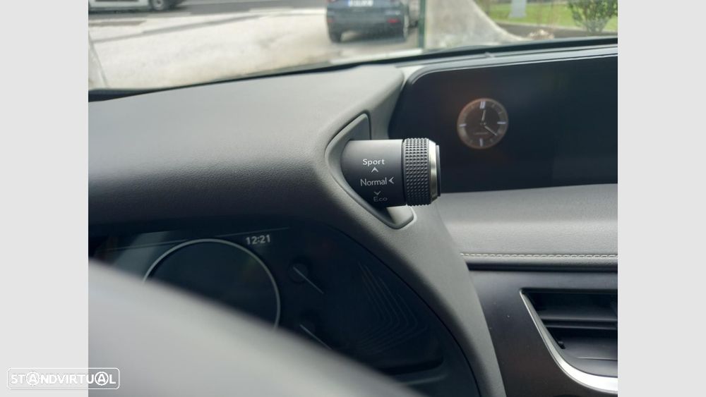 Lexus UX 250h Executive - 17