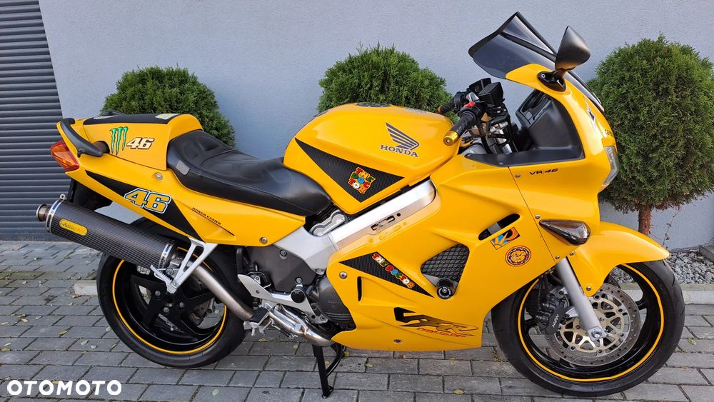 Honda VFR - 27