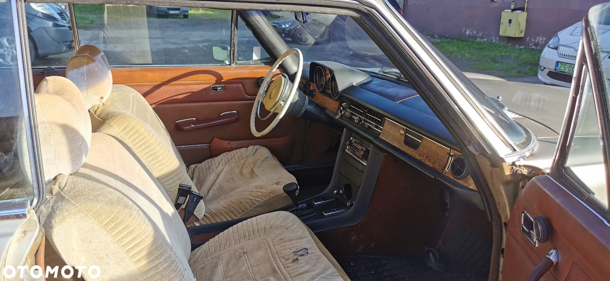 Mercedes-Benz 280 - 13