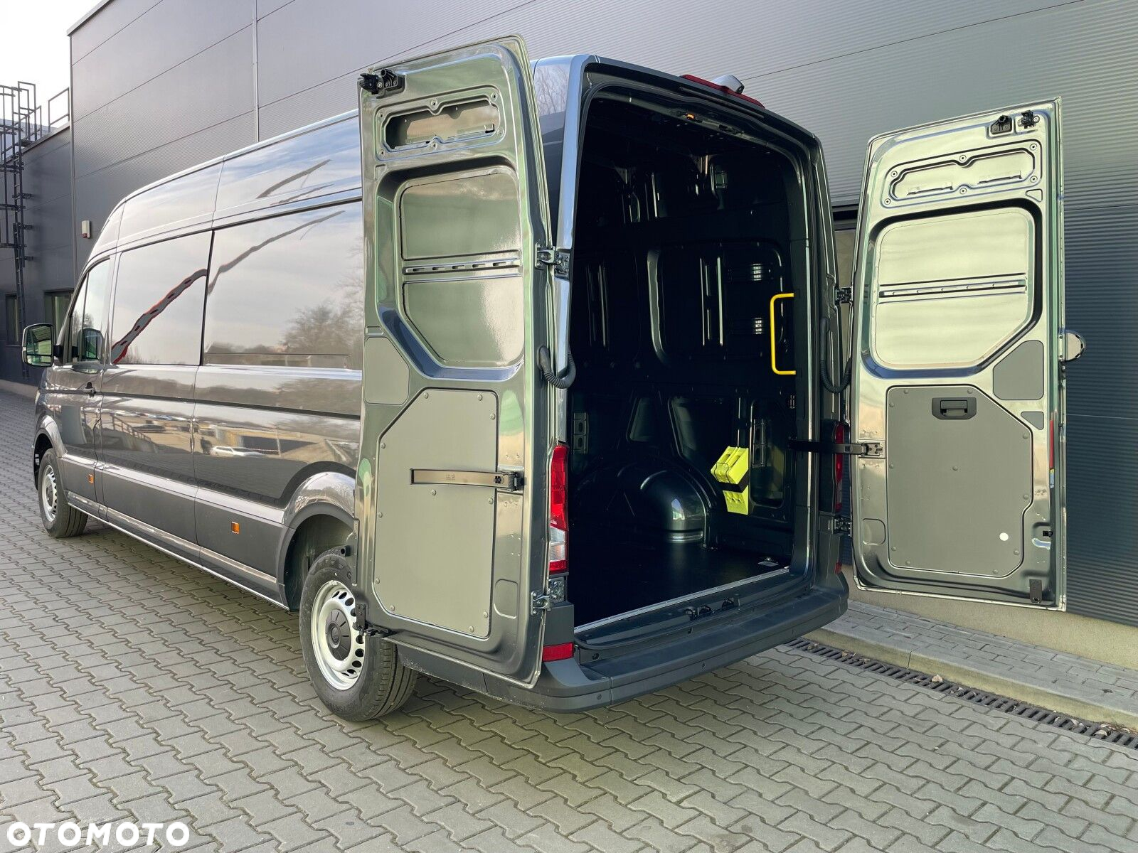 Volkswagen Crafter 35 2.0 TDI 140KM L4H3 3m 6bm - 9