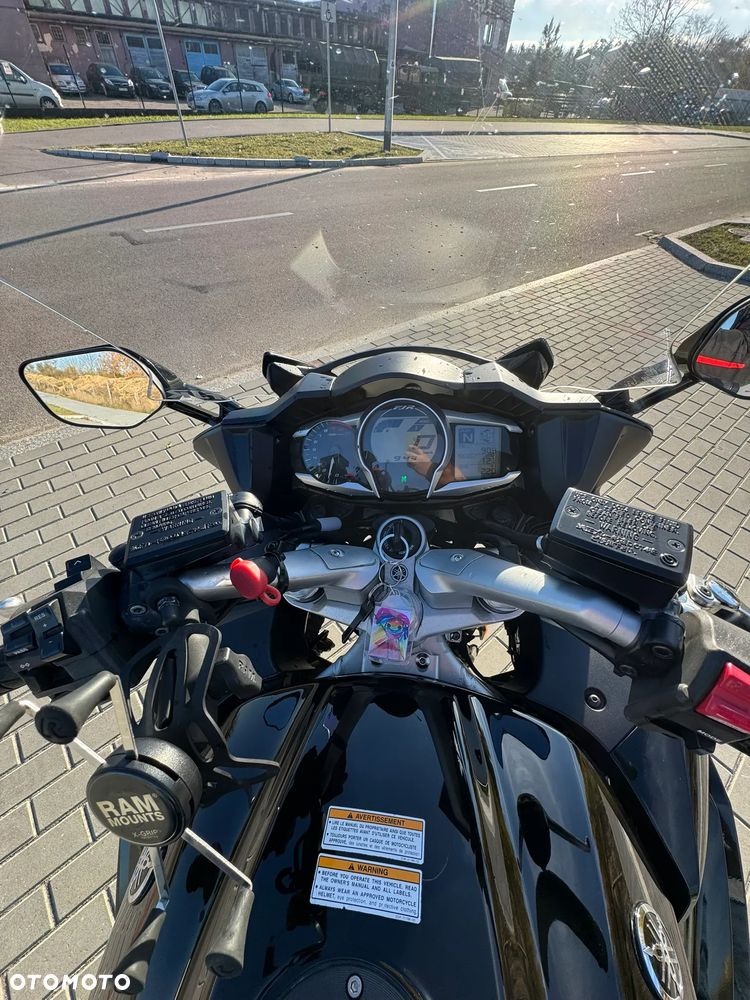 Yamaha FJR - 12