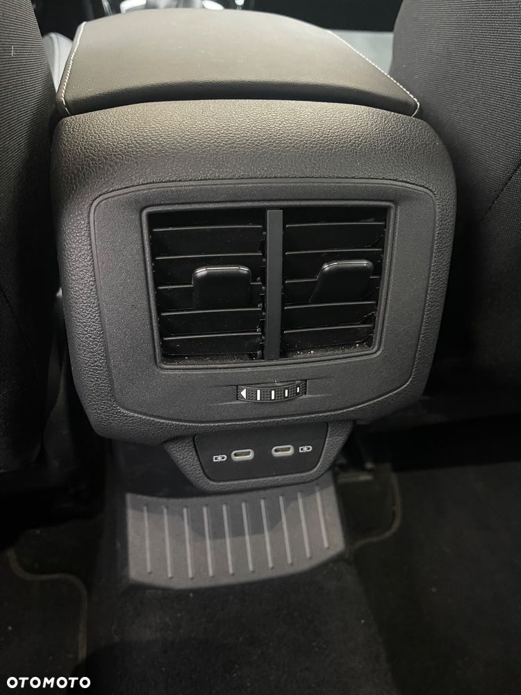 Volkswagen T-Roc - 30