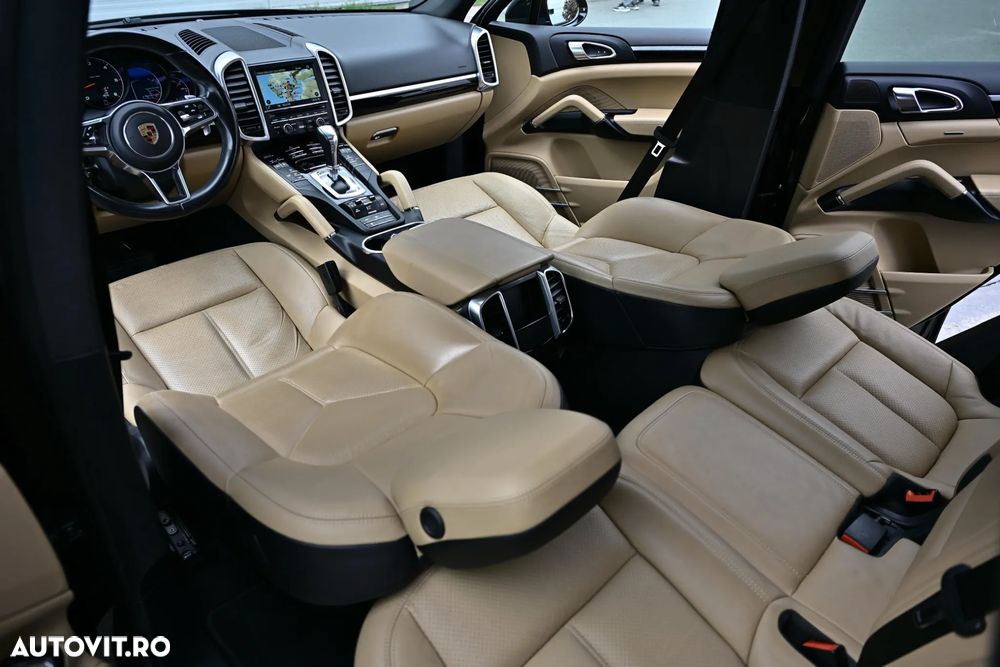 Porsche Cayenne 3.0 L - 29