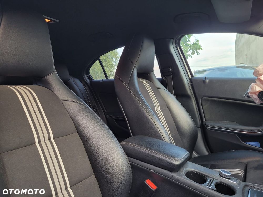 Mercedes-Benz Klasa A 180 (BlueEFFICIENCY) 7G-DCT AMG Sport - 10