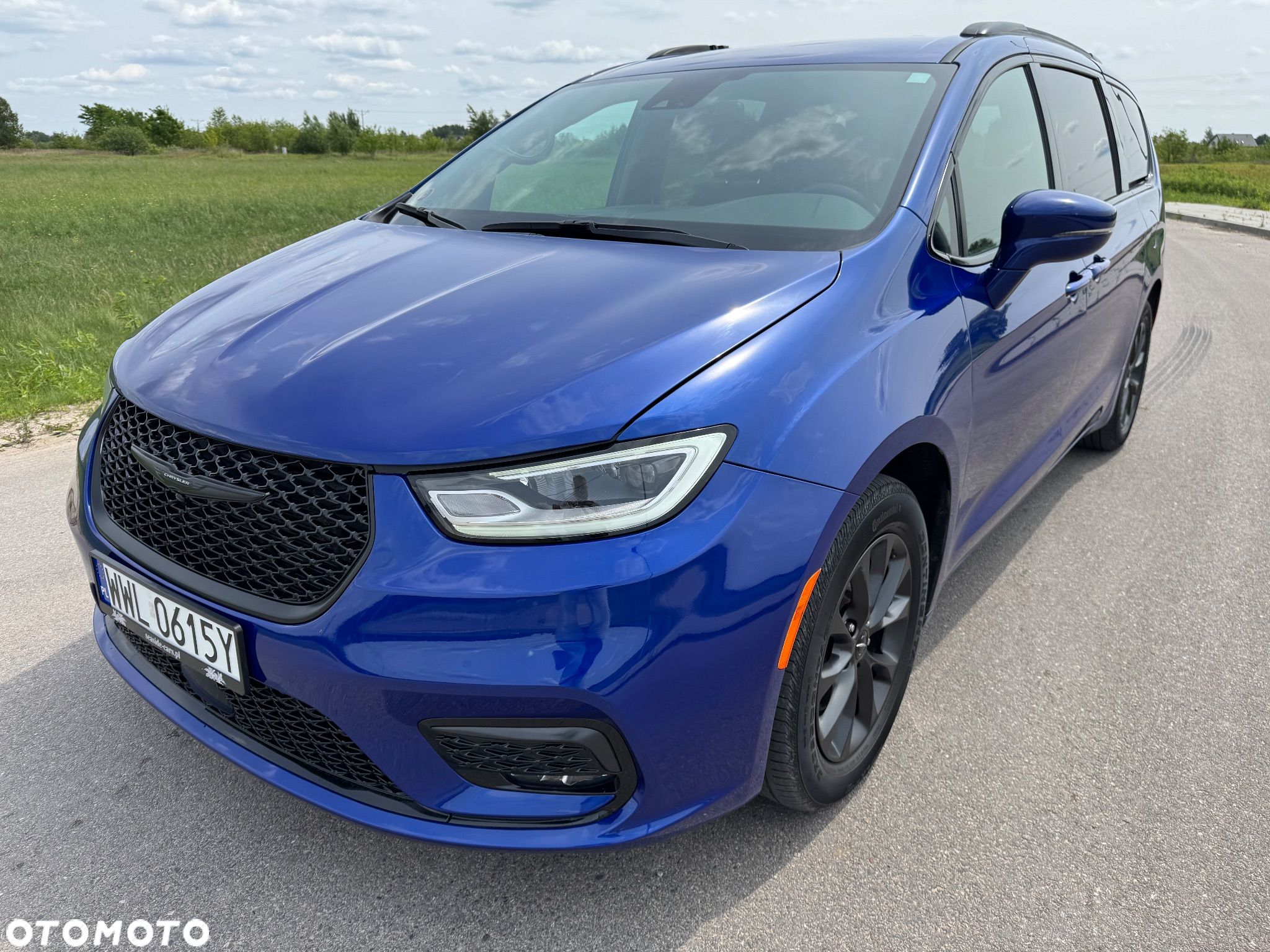 Chrysler Pacifica - 1
