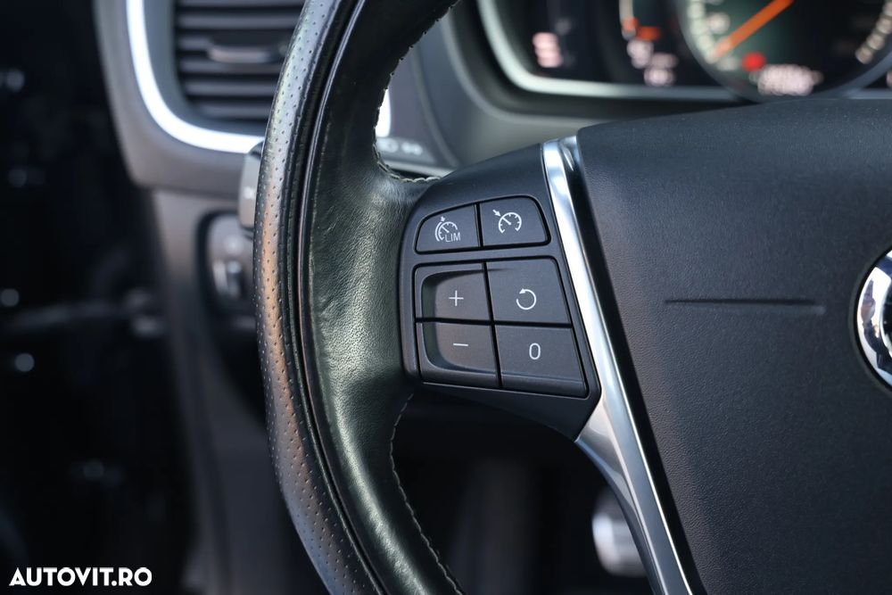 Volvo V40 D2 RDesign - 36