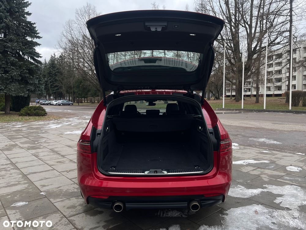 Jaguar XF 2.0 T AWD R-Sport - 15