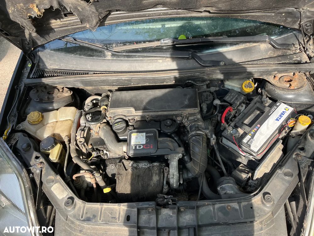 Dezmembrez Ford Fiesta MK5 non facelift negru raptor 1,4 TDCI 2003 carlig tractare - 8