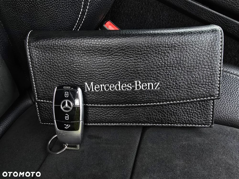 Mercedes-Benz Klasa E 220 d T 9G-TRONIC AMG Line - 38