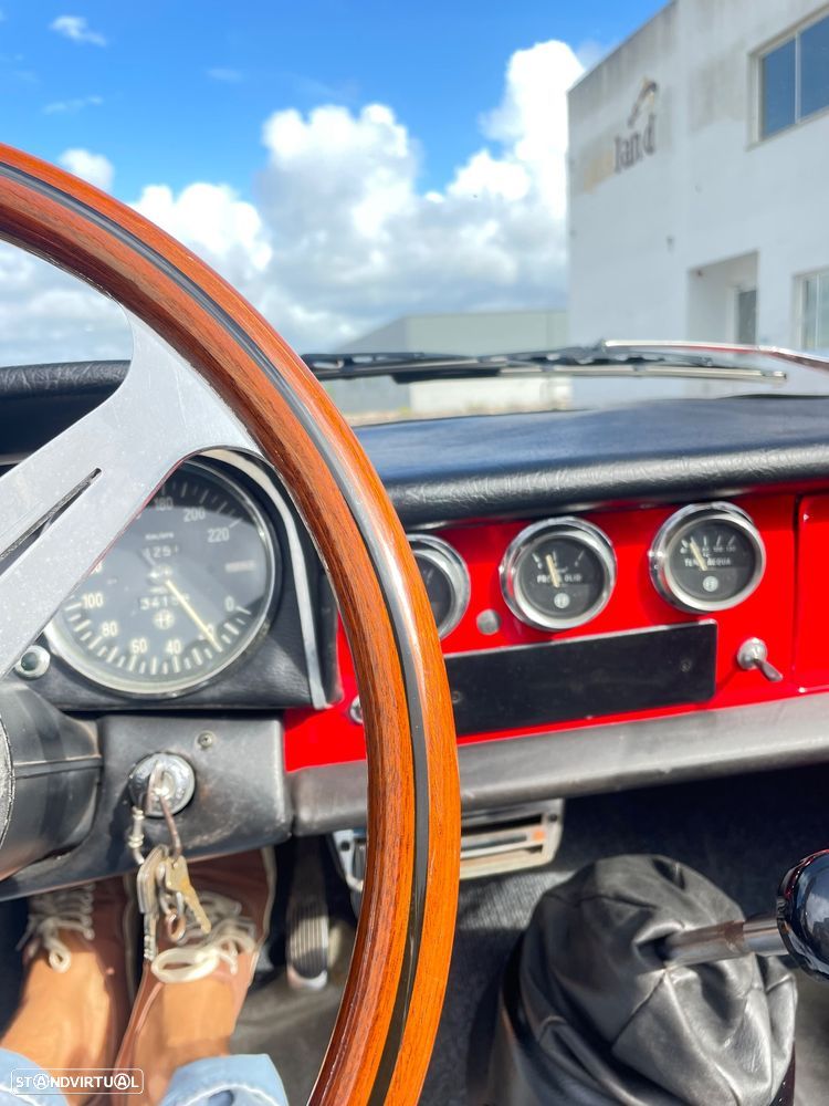 Alfa Romeo Spider - 25