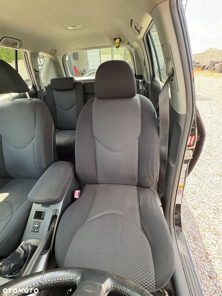 Toyota RAV4 2.2 D-4D 4x4 - 13