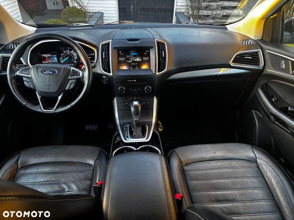 Ford Edge - 32