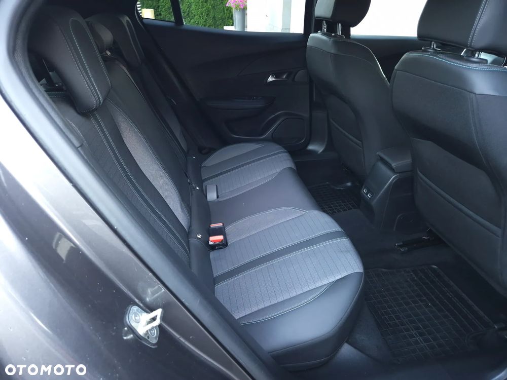 Peugeot 2008 BlueHDi 130 Allure S&S EAT8 - 31