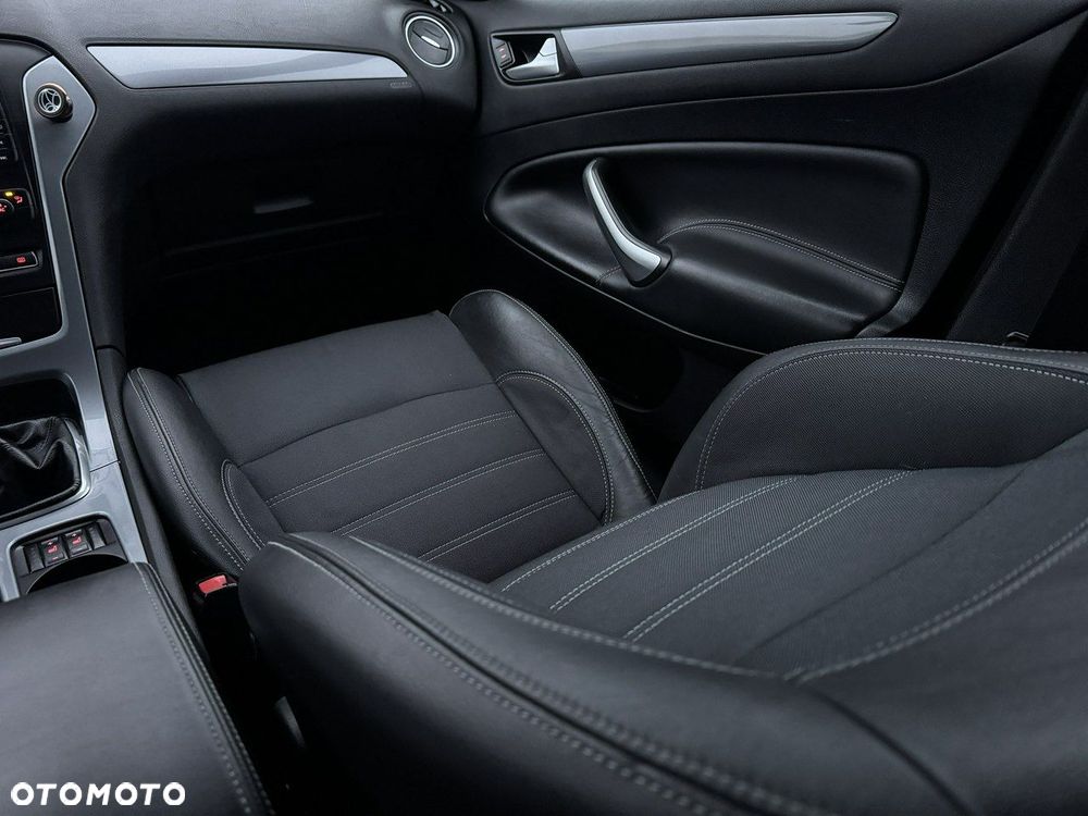 Ford Mondeo 2.0 TDCi Champions Edition - 24