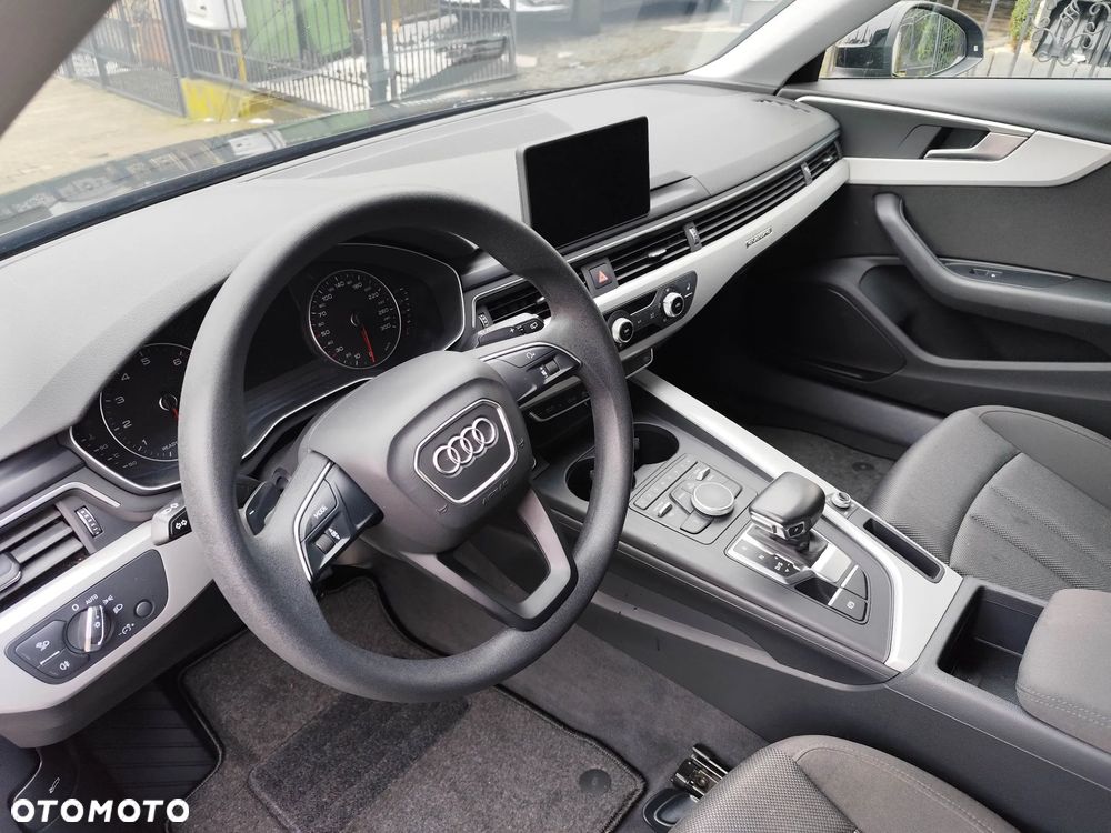 Audi A4 Avant 45 TFSI quattro S tronic - 5