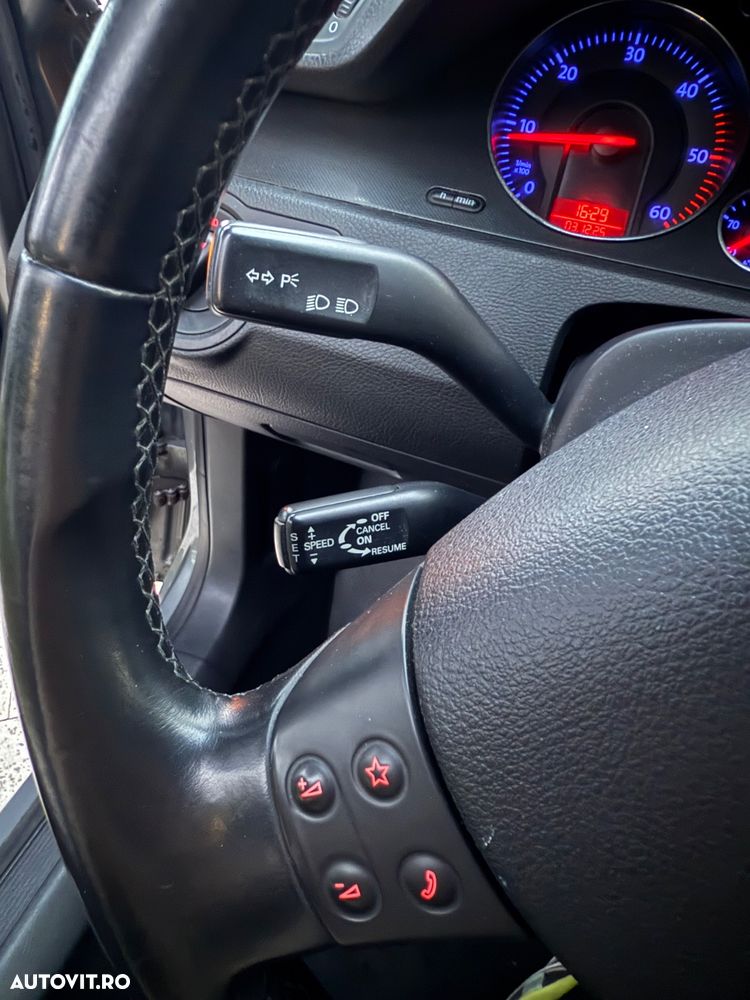 Volkswagen Passat Variant 1.9 TDI DPF Highline - 11