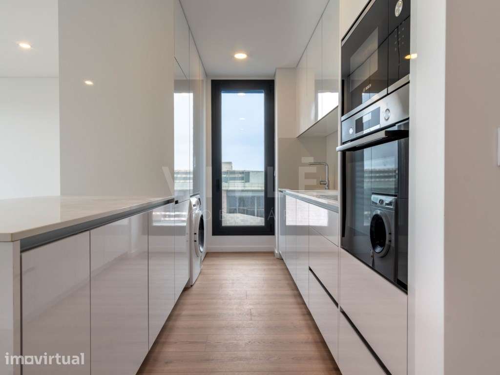 Apartamento T3 | 3.º e Último Piso | Varanda | 2 Lugares de Garagem... - Grande imagem: 5/28