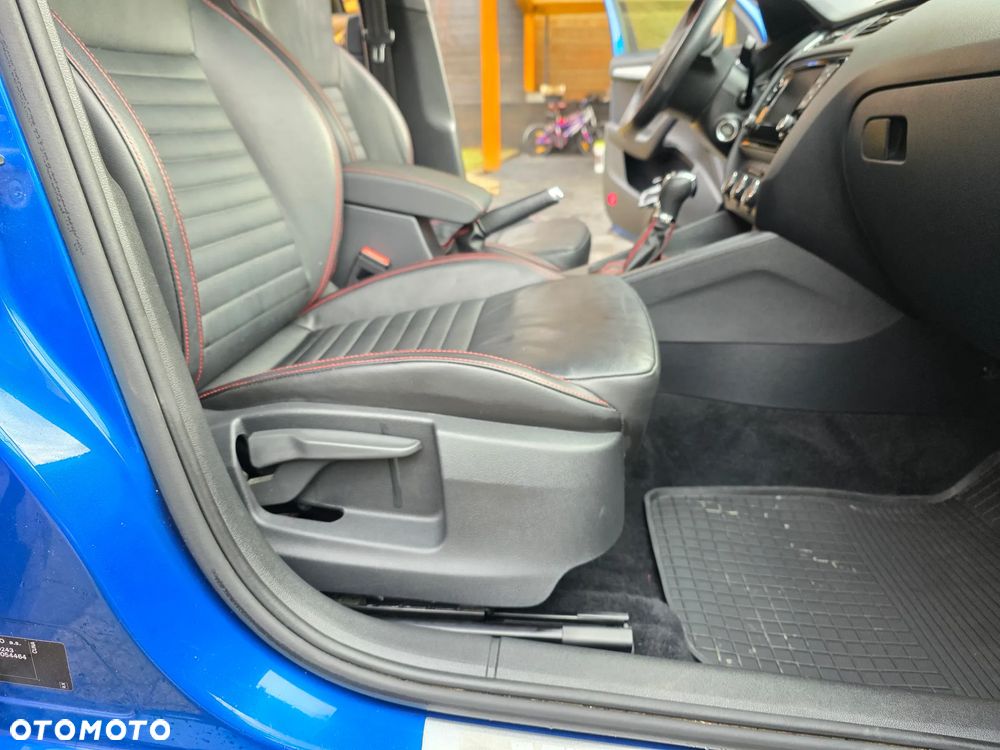 Skoda Octavia 2.0 TDI DSG RS - 22