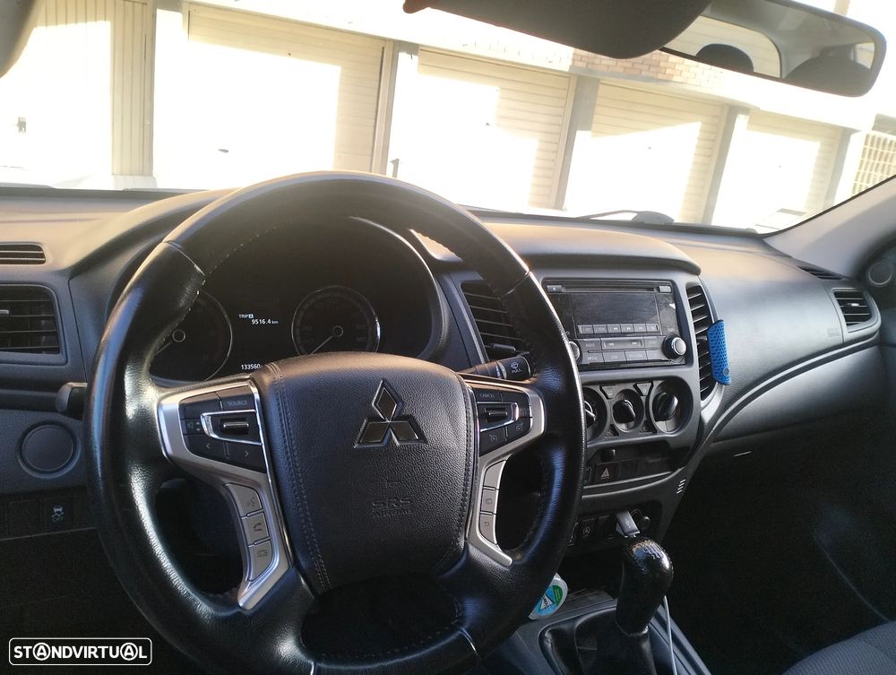 Mitsubishi L200 2.3 DI-D Space Cab Invite Strakar Look 4WD - 9