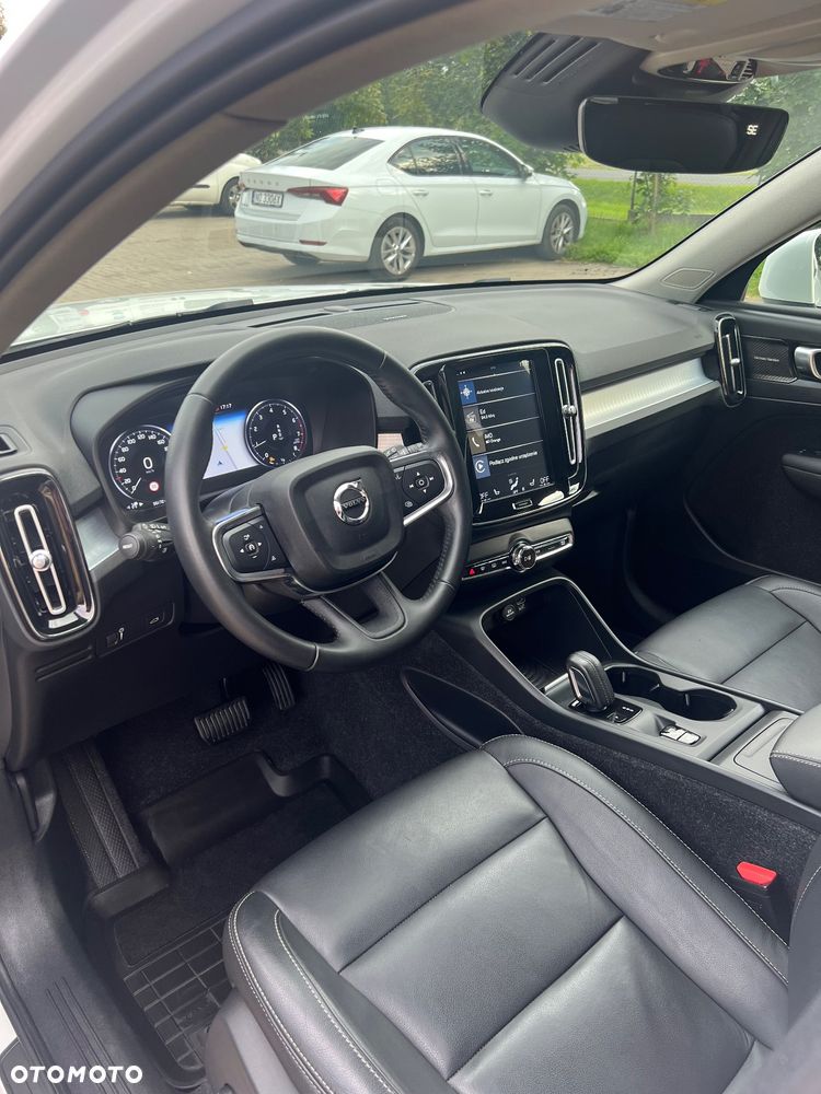 Volvo XC 40 T5 AWD Momentum - 8