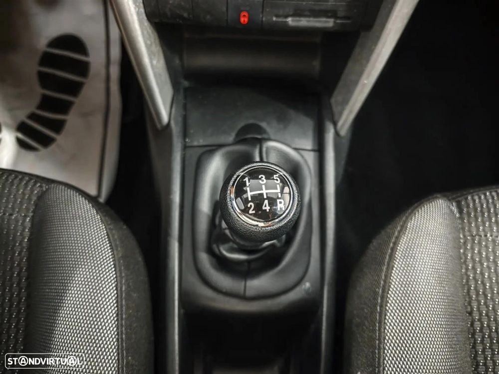 Peugeot 207 1.4 HDi Urban - 12